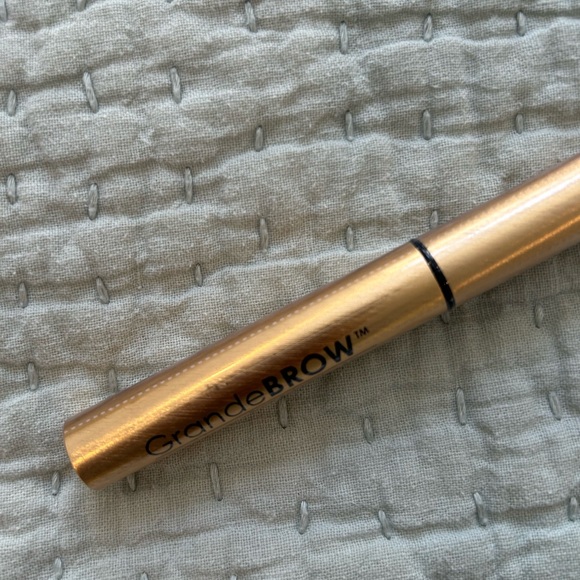 Grande Cosmetics Grande Brow Serum. - Picture 5 of 5